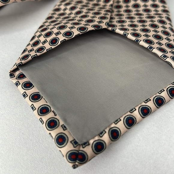 Mario Valentino 100% Italian Silk Tie Soft Pink Geometric Pattern - Picture 5 of 10